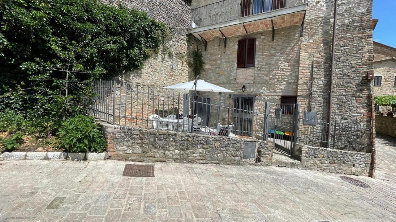 Вилла Casa Di Duccio Монтоне Экстерьер фото